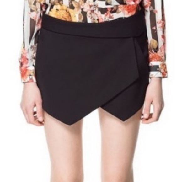 Zara Black Envelope Skort - Picture 1 of 4